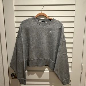 Women’s oversized Nike Crewneck Sweatshirt